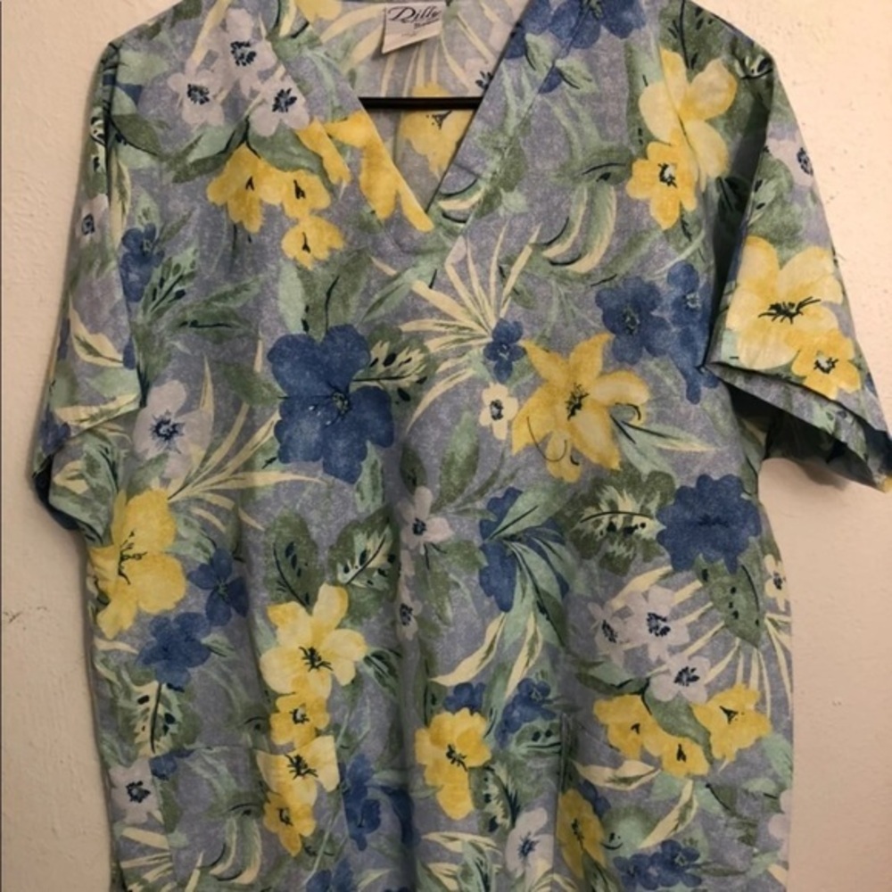 Dilly‎ Scrub Top Women’s Size XL Made IN U.S.A V-Neck Pullover Blue Yellow